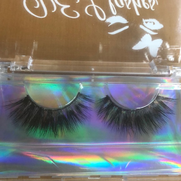My lash line VEL__Lashes - Picture 7 of 11